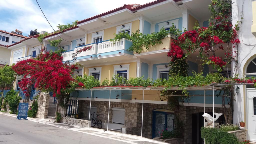 Paris Beach Hotel 아이레언 외부 사진