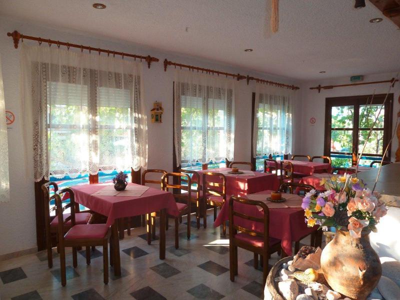 Paris Beach Hotel 아이레언 외부 사진