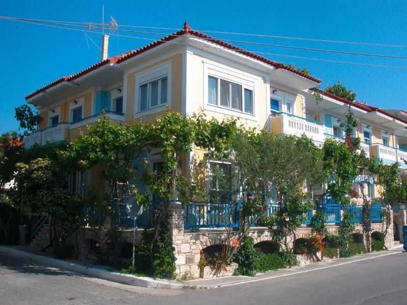 Paris Beach Hotel 아이레언 외부 사진